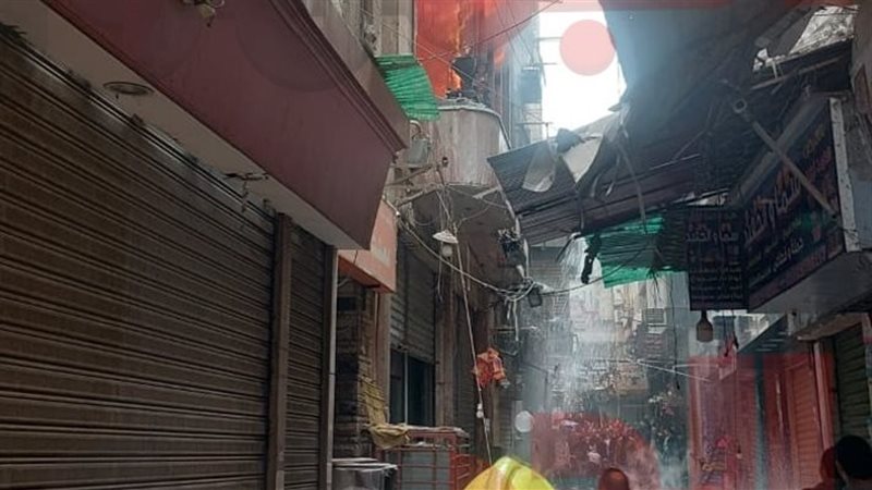 صور من حريق مول في العتبة