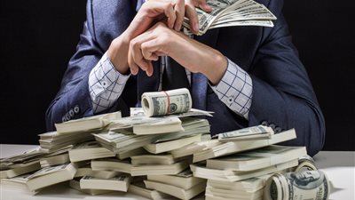 هل يبدأ عصر ضعف الدولار؟ قرار قضائي أمريكي يعيد رسم خريطة سوق العملات 