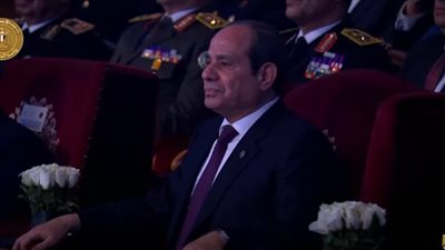الرئيس السيسي يشاهد فيلمًا تسجيليًا عن خطورة الجريمة الإلكترونية 