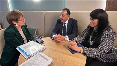  لإعادة الإعمار والتنمية.. رئيس الوزراء يلتقي رئيسة البنك الأوروبي بـ«دافوس»