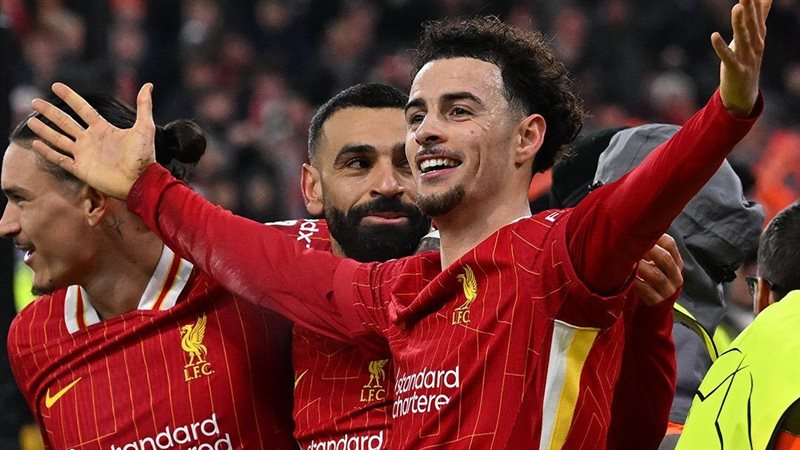 محمد صلاح ولاعبي ليفربول