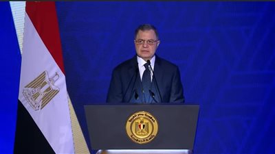 «نعمة الأمن» .. وزير الداخلية يؤدي صلاة الجمعة بمسجد الشرطة في الذكرى 73 لعيدها
