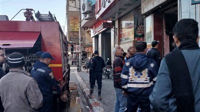 السيطرة على حريق نشب داخل محل مفروشات بمحافظة قنا 