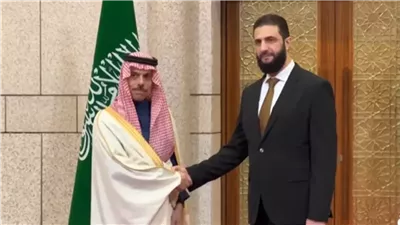 وزير الخارجية السعودي يلتقي أحمد الشرع في دمشق ويؤكد: نسعى لتحويل الوضع نحو مسار إيجابي (فيديو)