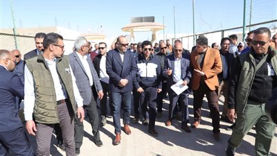 تفاصيل جولة وزراء العمل والشباب والزراعة في رأس غارب بالبحر الأحمر في عيدها القومي