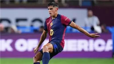 برشلونة يعلن تمديد عقد جيرارد مارتن إلى 2028