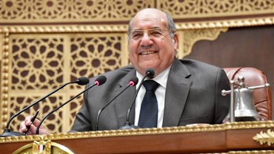 رئيس مجلس الشيوخ يهنئ الرئيس السيسي بمناسبة ذكرى الإسراء والمعراج 