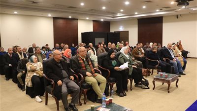 شعراء وشاعرات يغردون في الأمسية الشعرية الأولى لمعرض القاهرة الدولي للكتاب