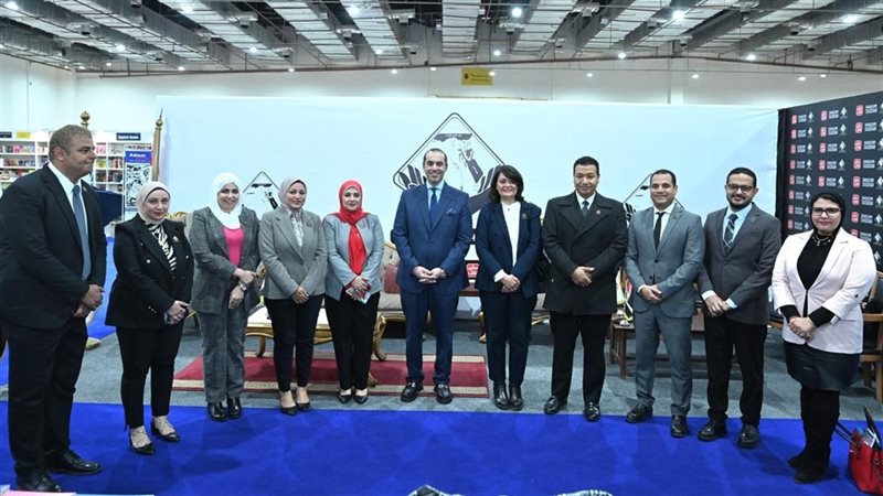  المستشار محمود فوزي وزير الشؤون النيابية والقانونية فى معرض