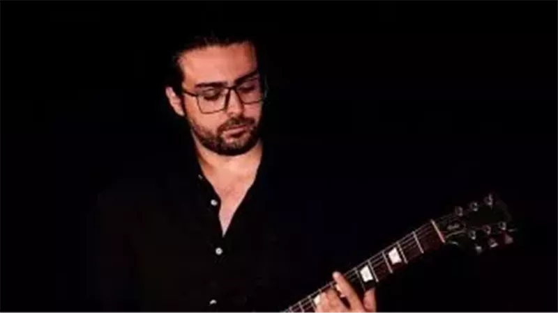 الملحن أحمد حسين