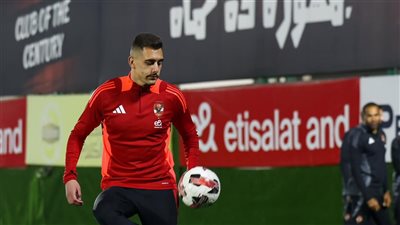 العش وجراديشار يتصدران قائمة الأهلي أمام بيراميدز في الدوري المصري 