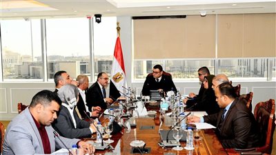 وزير الإسكان يتابع تنفيذ مشروع سد ومحطة جوليوس نيريرى الكهرومائية في تنزانيا