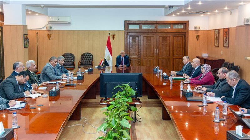 خلال الاجتماع 