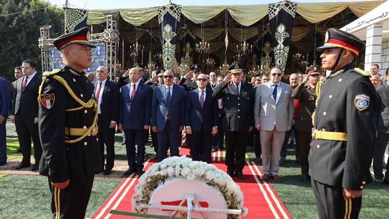 زيارة نصب شهداء الشرطة