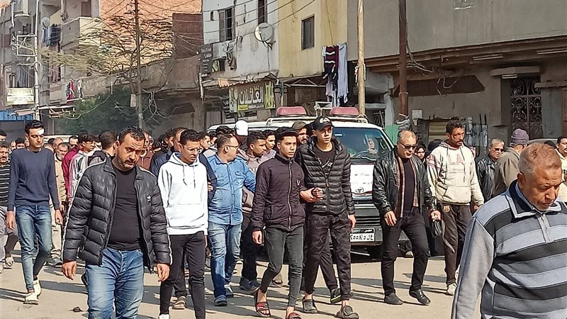 صورة من جنازة الطالب