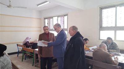 وكيل تعليم المنوفية يتابع أعمال التصحيح امتحانات الشهادة الإعدادية