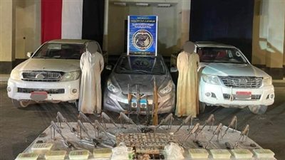بيهربوا سلاح ومخدرات.. سقوط عصابة ترويج الذخائر والأيس في قنا
