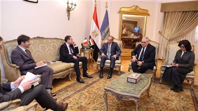 الاتصالات تتعاون مع فرنسا لتعزيز الذكاء الاصطناعي والتحول الرقمي