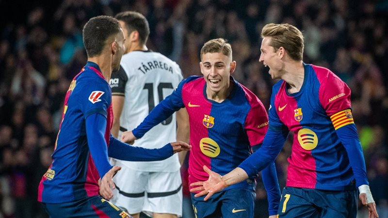 لاعبي برشلونة