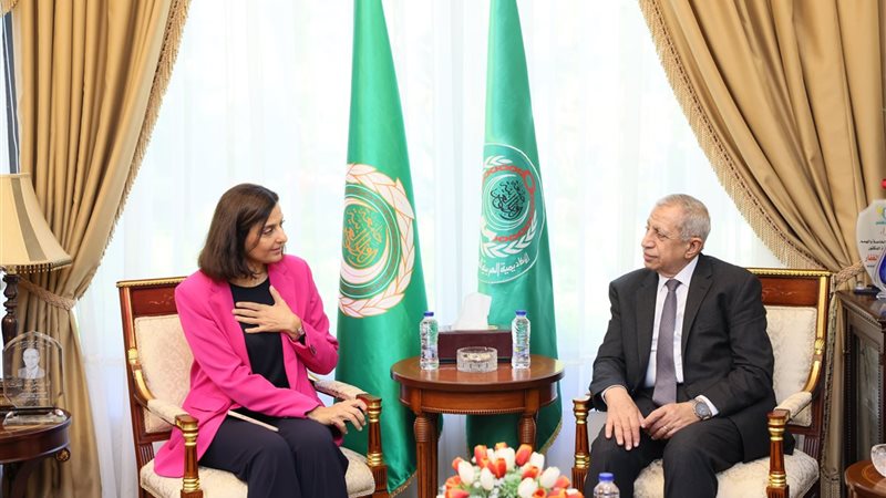 رئيس الأكاديمية العربية وقنصل عام لبنان بالإسكندرية