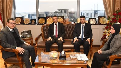 وزير الإسكان ومحافظ السويس يتابعان مشروعات التنمية العمرانية والخدمية (تفاصيل)
