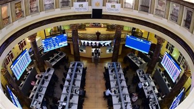 تراجع جماعي لمؤشرات البورصة.. السوق تفقد 32 مليار جنيه في ختام تعاملات الاثنين