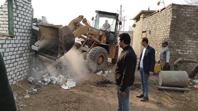 حملة إزالات فورية للتعدي على الأراضي الزراعية بالمنوفية