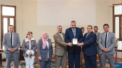 تكريم المشاركين في الحفل الختامي لمسابقة الإبداع والتحول الرقمي بسوهاج