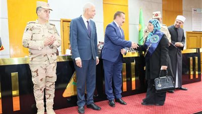 محافظ المنوفية ورئيس الجامعة يشهدان الاحتفال السنوي لتكريم أسر شهداء الحرب