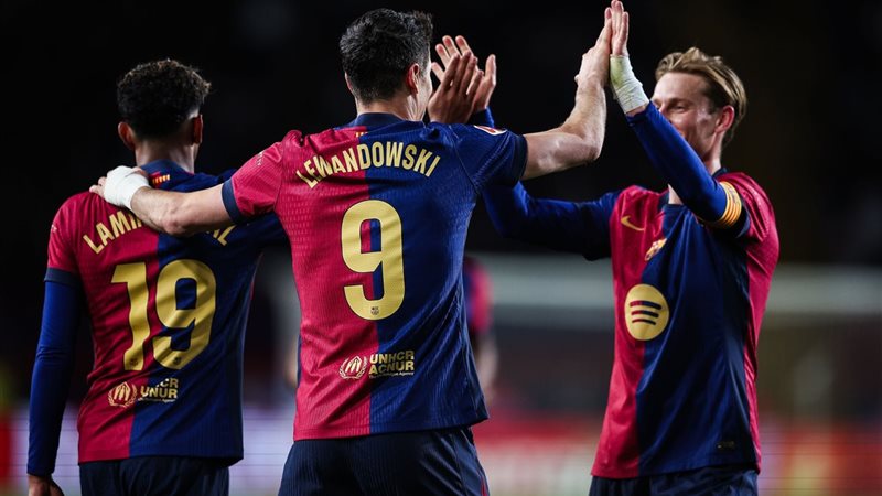 لاعبي برشلونة