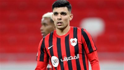 قبل ارتداء القميص الأحمر.. بن شرقي هز شباك الأهلي 4 مرات (إنفوجراف)