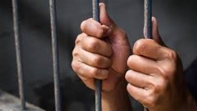 ضربة قاسمة لأباطرة السلاح.. الداخلية تداهم ترسانة أسلحة في بني سويف