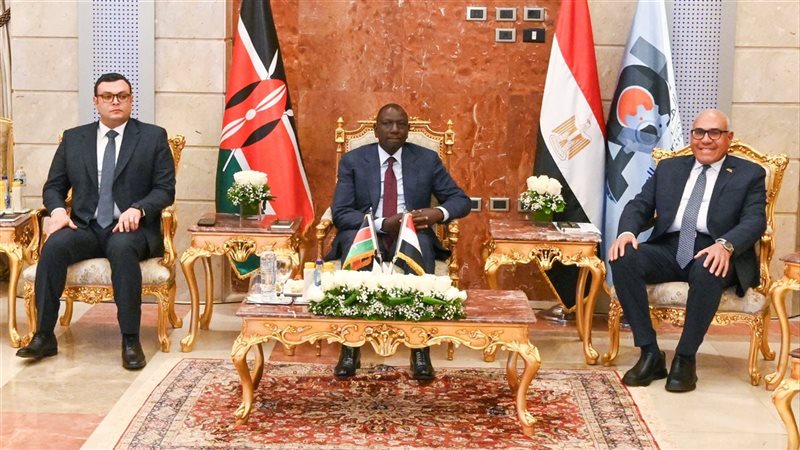 رئيس جمهورية كينيا يزور الهيئة العربية للتصنيع ويشيد بالقدرا