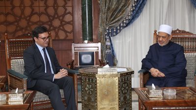 وزير الثقافة: الإمام الطيب تحمس لإقامة عروض مسرحية داخل جامعة الأزهر