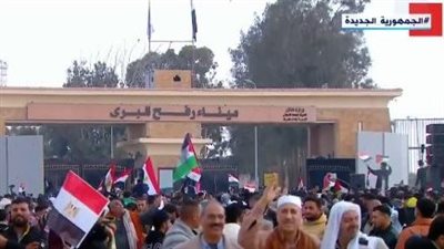 الآلاف يرفضون تهجير الفلسطينيين.. توافد الوفود الشعبية لمعبر رفح (صور)