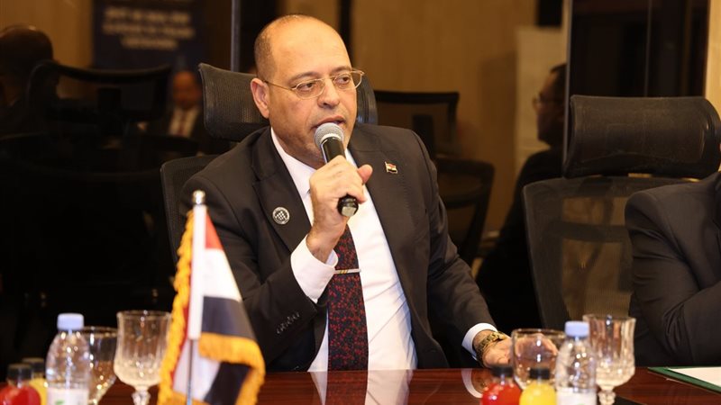 وزير العمل 