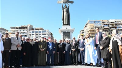 مسيرة احتفالية لحفظة القرآن الكريم يتقدمها محافظ بورسعيد ووزير الأوقاف والمفتي