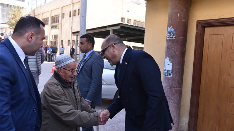 وزير العمل مع العِمالة المصرية الموسمية 