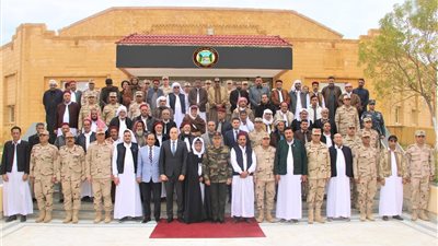 قيادة المنطقة الغربية العسكرية تستقبل عدداً من شيوخ وعواقل القبائل وممثلي المجتمع المدني بمطروح