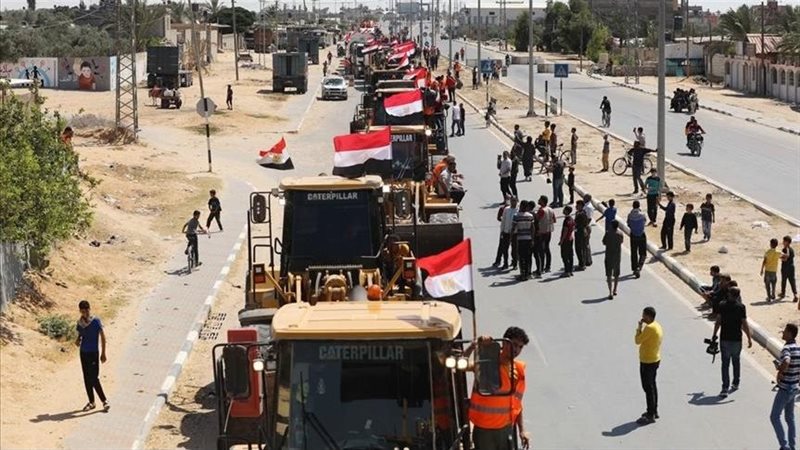 دخول الجرّافات المصرية لغزة