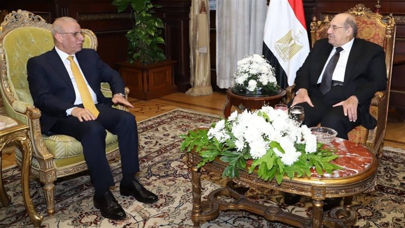 رئيس مجلس الشيوخ والسفير العراقي 