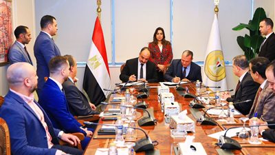 وزيرة التنمية المحلية تشهد توقيع بروتوكول تعاون مع «إيزي كاش» 
