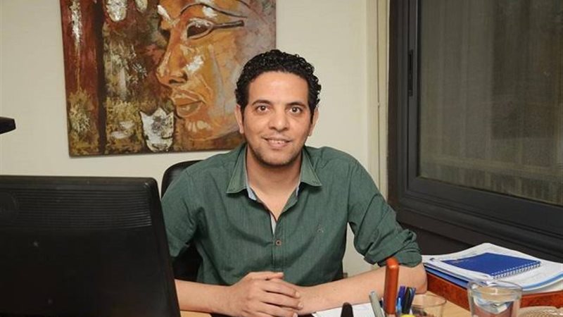 الكاتب والروائي حسن عبد الموجود
