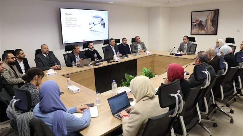 خلال الاجتماع 