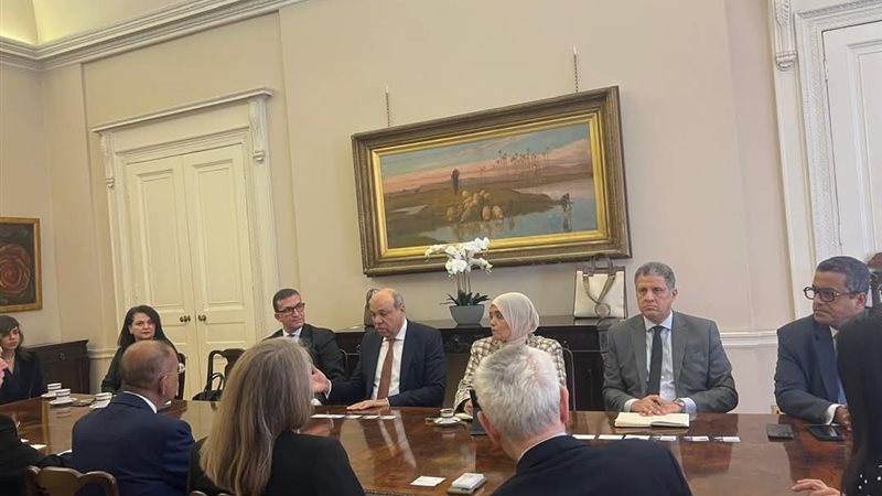 وزير الطيران المدني 