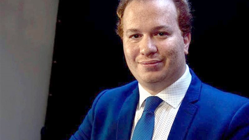 الكاتب الصحفي إيهاب عمر 