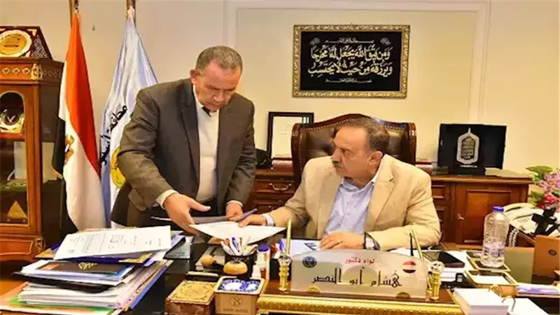 محافظ أسيوط يعتمد الشهادة الإعدادية