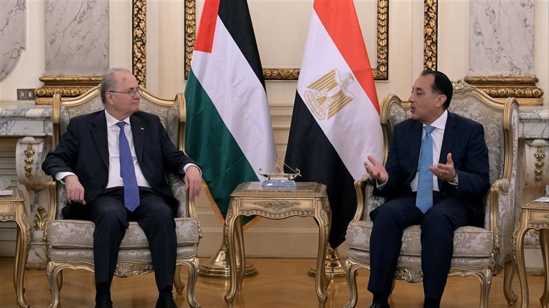 رئيس الوزراء مع نظيره الفلسطيني