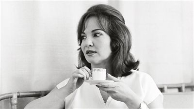  في ذكرى ميلاد دلوعة السينما.. لماذا شيع جثمان «شادية» في جنازة رسمية؟