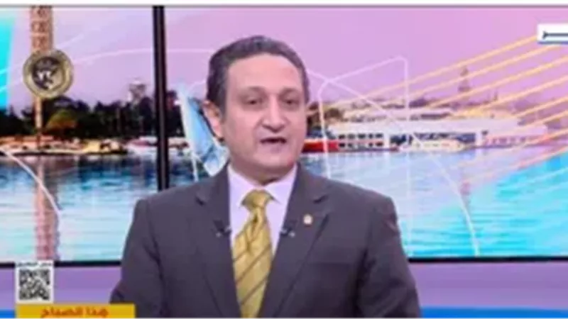 محمد عز الدين الكاتب الصحفي 